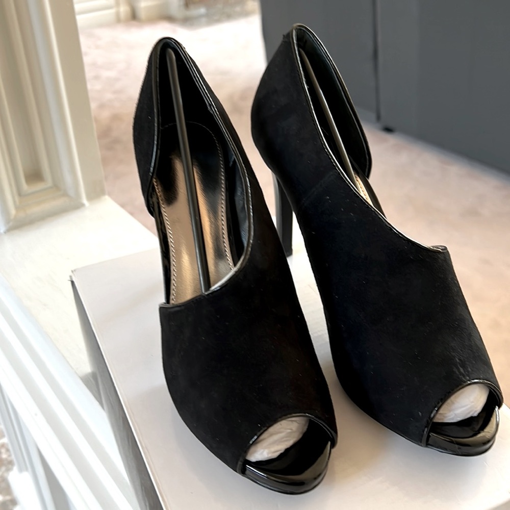 NWOT- Alfani Lusee suede black pumps